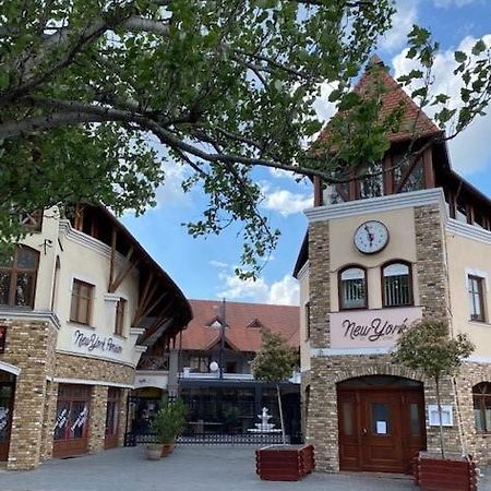 New York Pension Dunajská Streda Eksteriør bilde